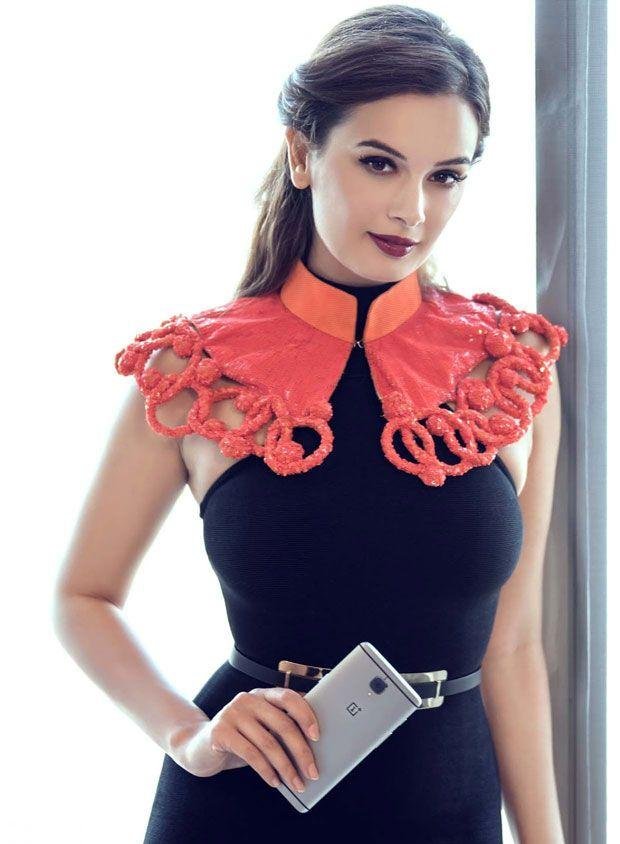 Evelyn Sharma-hot51